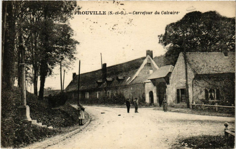 Carte postale ancienne Frouville (S.-et-O.) - Carrefour du Calvaire à Frouville