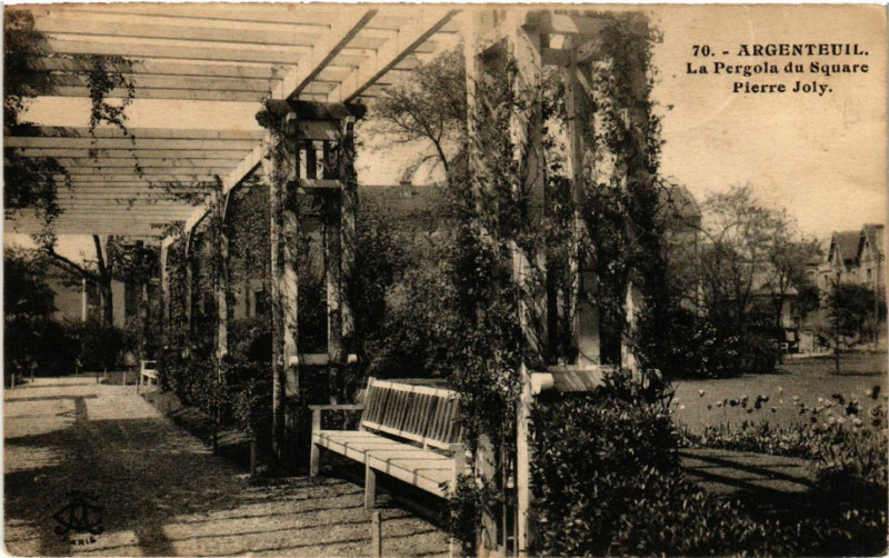 Carte postale ancienne Argenteuil - La Perguin du Square Pierre Joly à Argenteuil