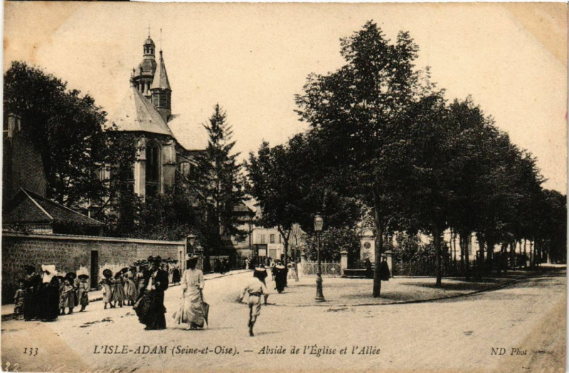 Carte postale ancienne L'Isle-Adam(Seine-et-Oise) - Abside de l'Eglise et l'Allée à L'Isle-Adam