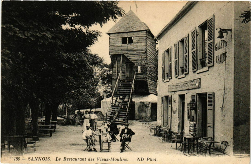 Carte postale ancienne Sannois - Le restaurant des Vieux-Moulins à Sannois