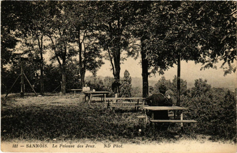 Carte postale ancienne Sannois - La Pelouse des Jeux à Sannois