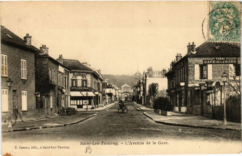 Carte postale ancienne Saint-Leu-Taverny - L'Avenue de la Gare à Taverny