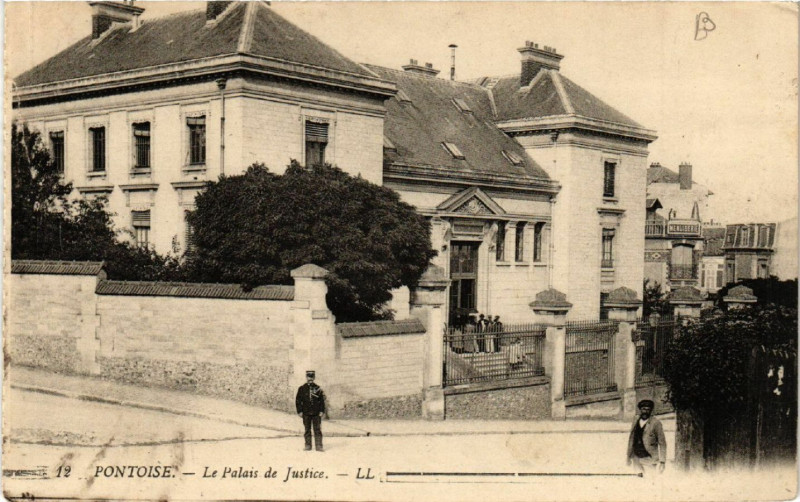 Carte postale ancienne Pontoise - Le Palais de Justice à Pontoise