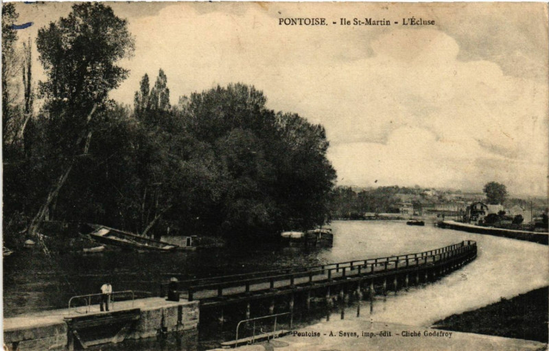 Carte postale ancienne Pontoise - Ile Ste.Martin - L'Eglise à Pontoise