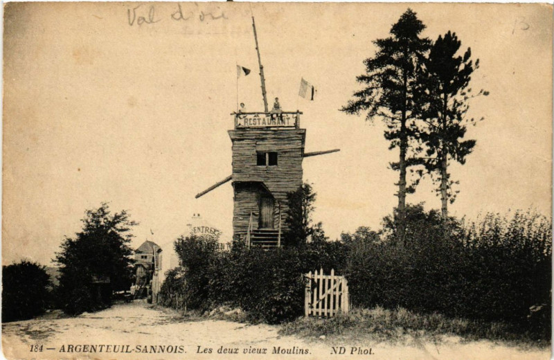 Carte postale ancienne Argenteuil - Sannois - Les deux vieux Moulins à Argenteuil
