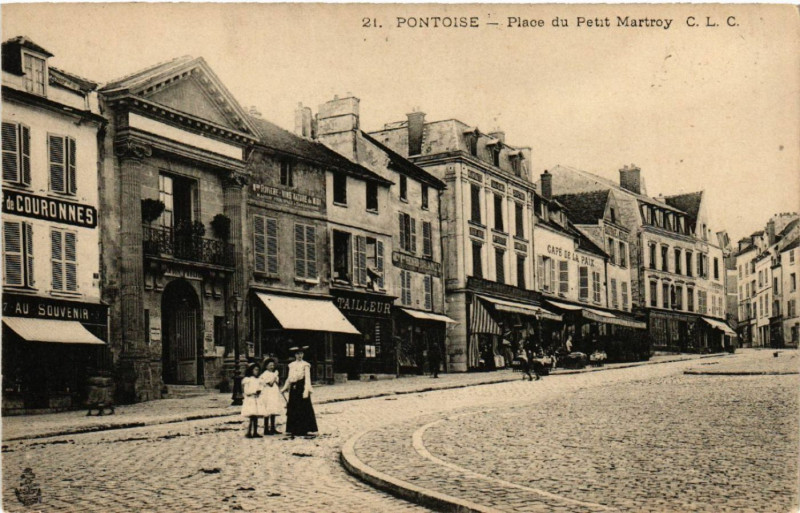 Carte postale ancienne Pontoise - Place du Petit Martroy à Pontoise