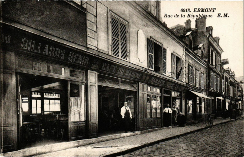 Carte postale ancienne Ermont - Rue de la Republique à Ermont
