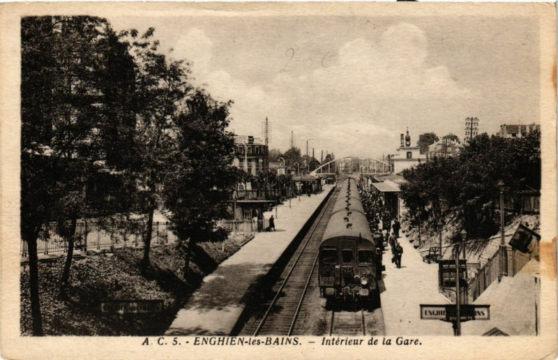 Carte postale ancienne Enghien-les-Bains - Interieur de la Gare à Enghien-les-Bains