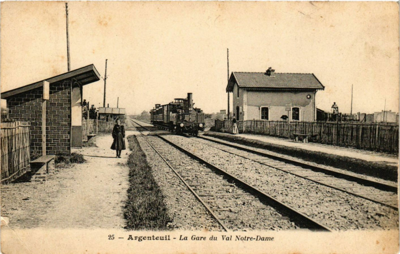 Carte postale ancienne Argenteuil - La Gare du Val Notre-Dame à Argenteuil