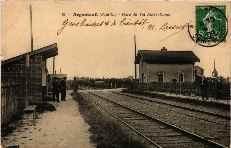 Carte postale ancienne Argenteuil - Gare du Val Notre-Dame à Argenteuil