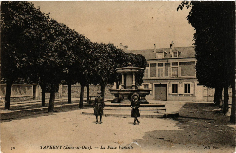 Carte postale ancienne Taverny - La Place Vanceile à Taverny