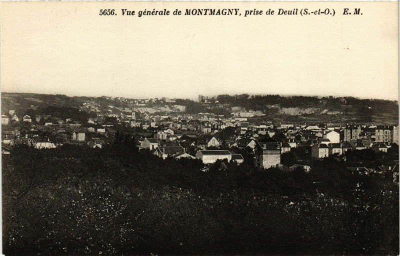 Carte postale ancienne Montmagny - Vue Generale - prise de Deuil à Montmagny
