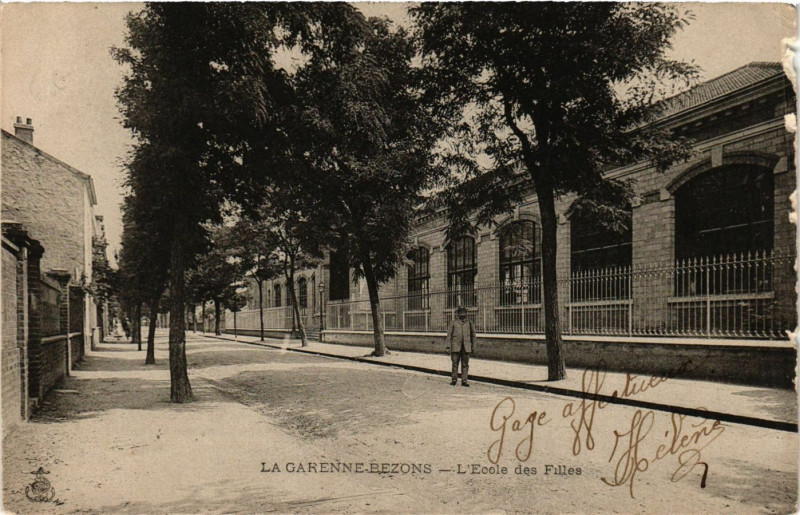 Carte postale ancienne La Garenne-Bezons - L'Ecole des Filles à Bezons