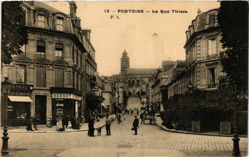 Carte postale ancienne Pontoise - La Rue Thiers à Pontoise