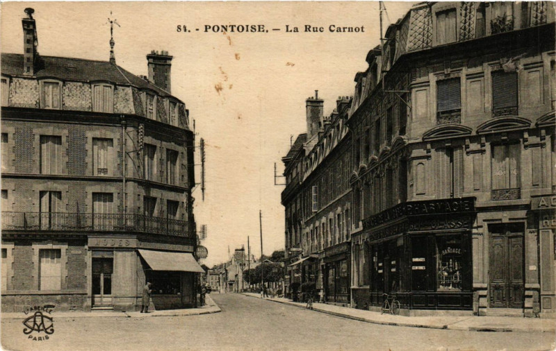 Carte postale ancienne Pontoise - La Rue Carnot à Pontoise