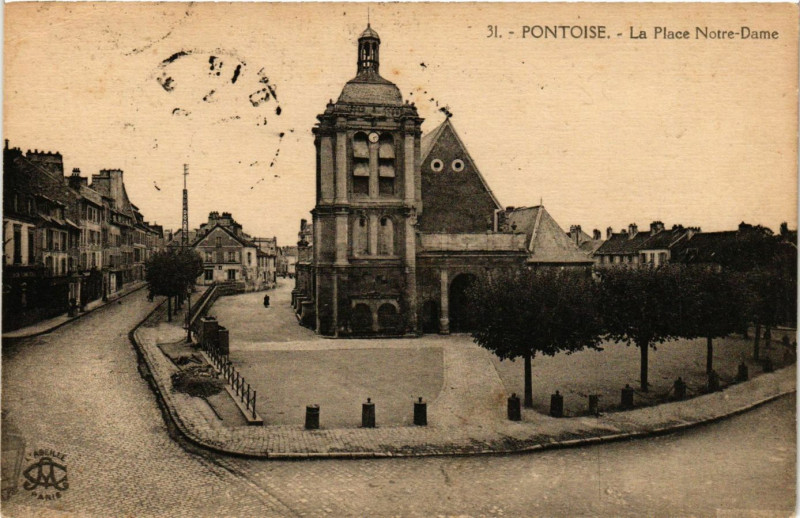 Carte postale ancienne Pontoise - La Place Notre-Dame à Pontoise