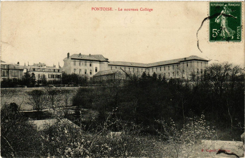 Carte postale ancienne Pontoise - La Nouveau College à Pontoise