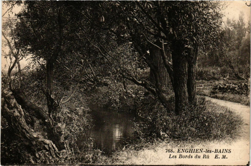 Carte postale ancienne Enghien-les-Bains - Les Bords du Ru à Enghien-les-Bains