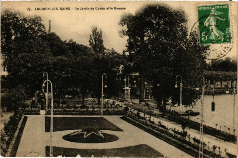 Carte postale ancienne Enghien-les-Bains - Le Jardin du Casino et le Kiosque à Enghien-les-Bains