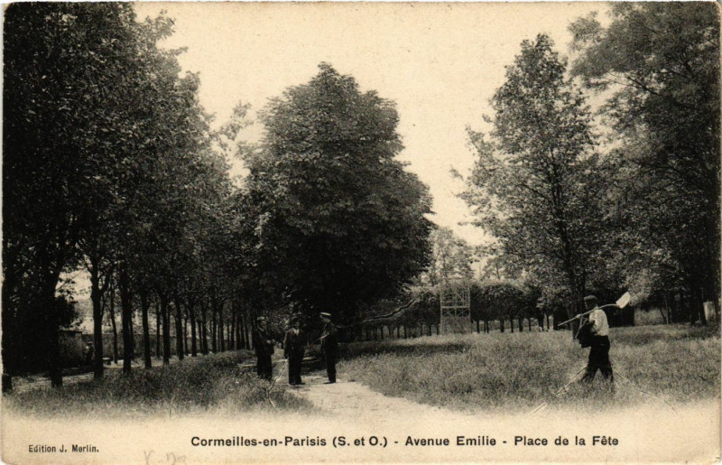 Carte postale ancienne Cormeilles-en-Parisis - Avenue Emilie - Place de la Fete à Cormeilles-en-Parisis