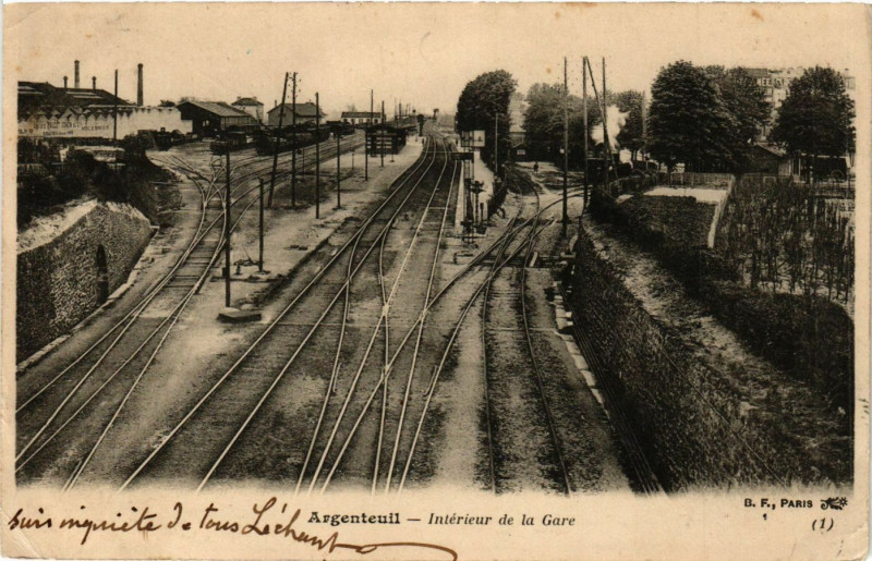 Carte postale ancienne Argenteuil - Interieur de la Gare à Argenteuil