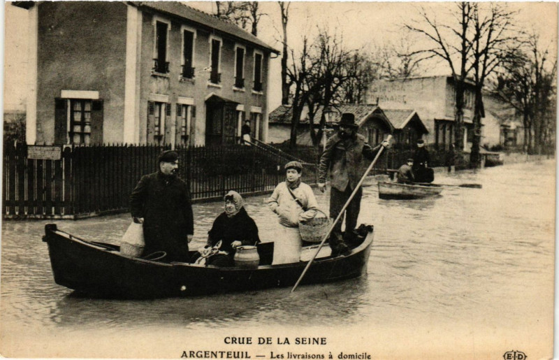 Carte postale ancienne Argenteuil - Crue de la Seine à Argenteuil