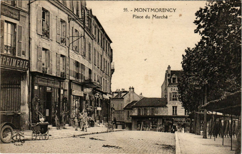 Carte postale ancienne Montmorency - Place du Marché à Montmorency
