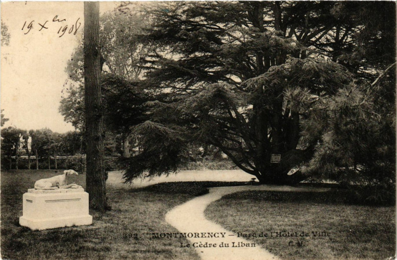 Carte postale ancienne Montmorency - Parc de l'Hotel de Ville à Montmorency