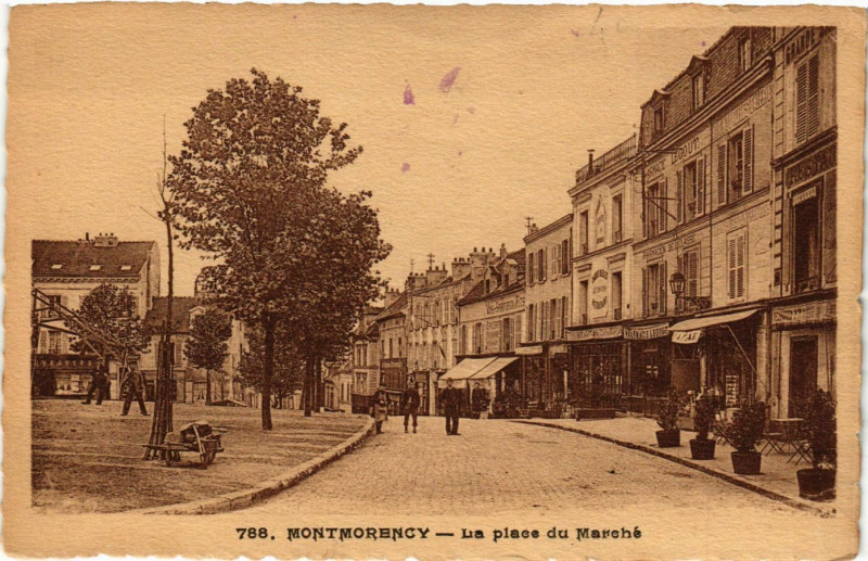 Carte postale ancienne Montmorency - La Place du Marché à Montmorency