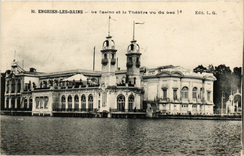 Carte postale ancienne Enghien-les-Bains - Le Casino et le Théatre vu du Lac à Enghien-les-Bains