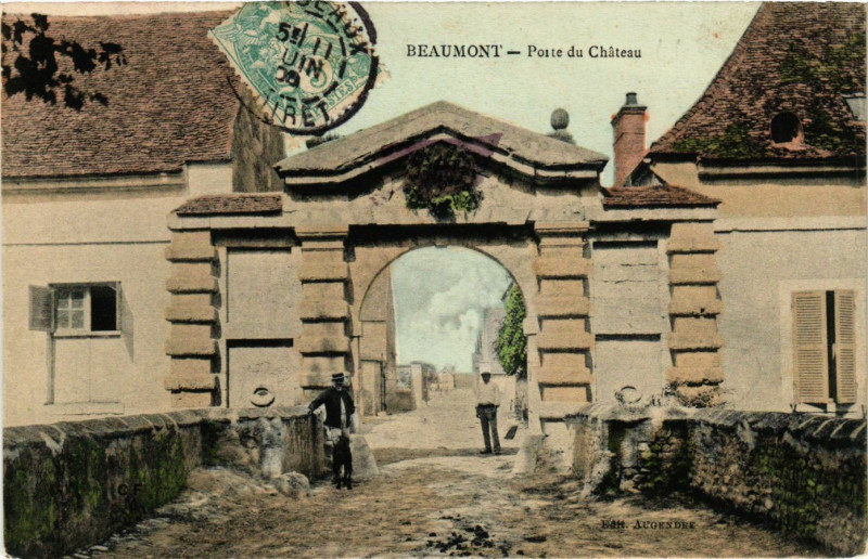 Carte postale ancienne Beaumont - Porte du Chateau