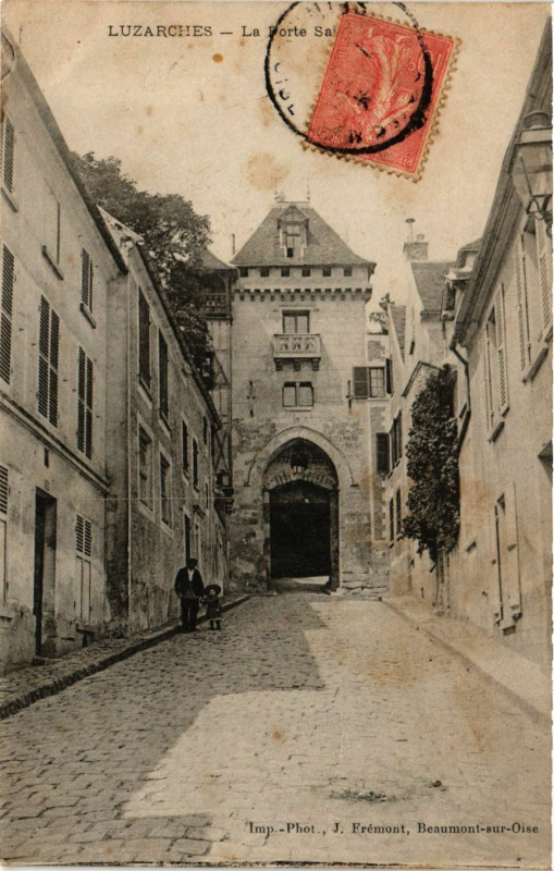 Carte postale ancienne Luzarches - La Porte Saint-Come à Luzarches