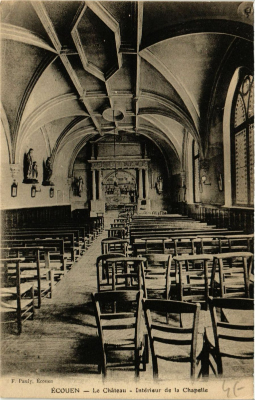 Carte postale ancienne Ecouen - Ecouen - La Chateau - Interieur de la Chapelle à Écouen