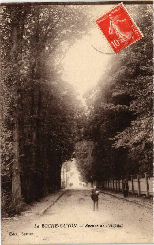 Carte postale ancienne La Roche-Guyon  - Avenue de l'Hopital à La Roche-Guyon