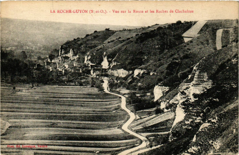 Carte postale ancienne La Roche-Guyon (S.-et-O.) - Vue sur la Route et les Roches de ... à La Roche-Guyon