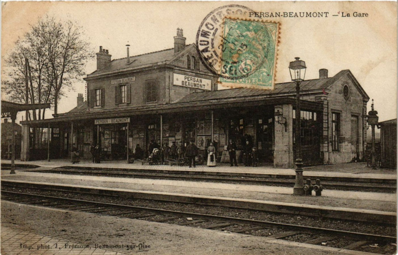 Carte postale ancienne Persan-Beaumont - La Gare à Persan