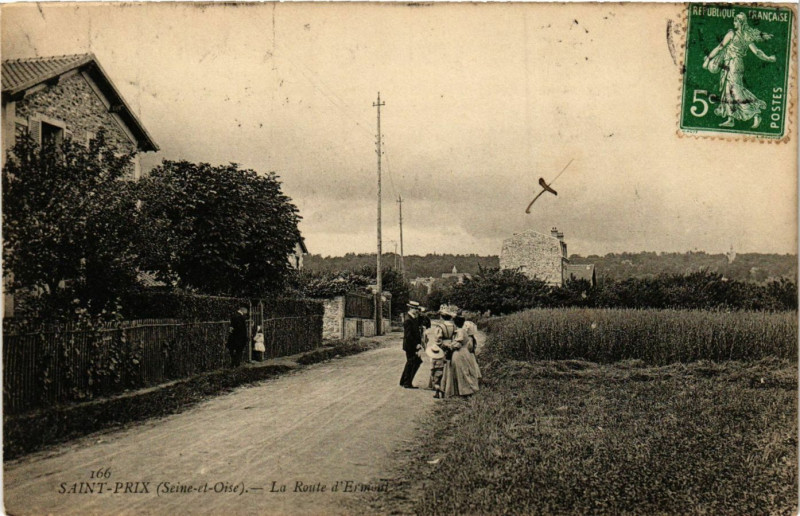 Carte postale ancienne Saint-Prix (Seine-et-Oise) - La Route d'Ermont à Saint-Prix