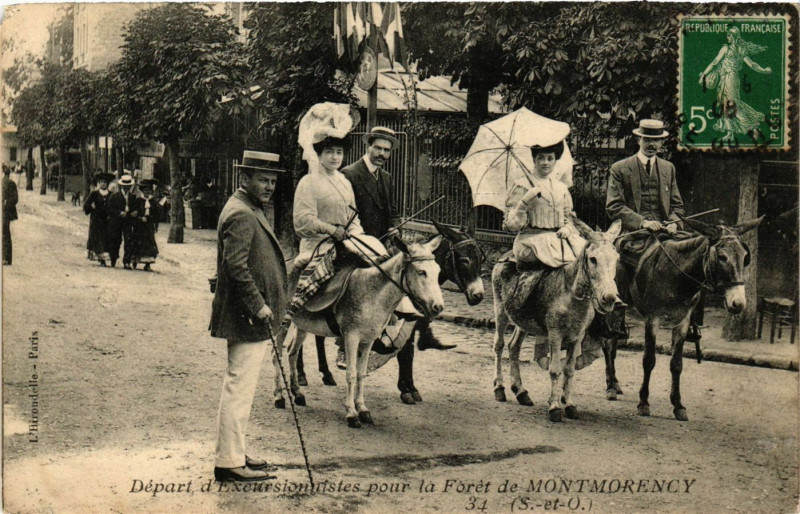 Carte postale ancienne Départ,d'Excoursionutstes pour la Forét de Montmorency (S.-et-O.) à Montmorency