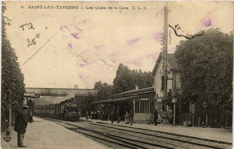 Carte postale ancienne Saint-Leu-Taverny -Les Quais de la Gare à Taverny
