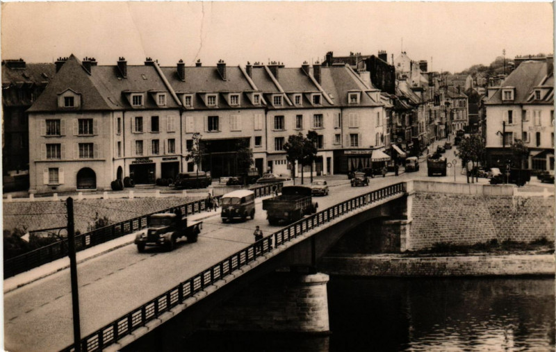 Carte postale ancienne Vente de Pneumatiques de Tous Types & Toutes Dimensions ... à Us