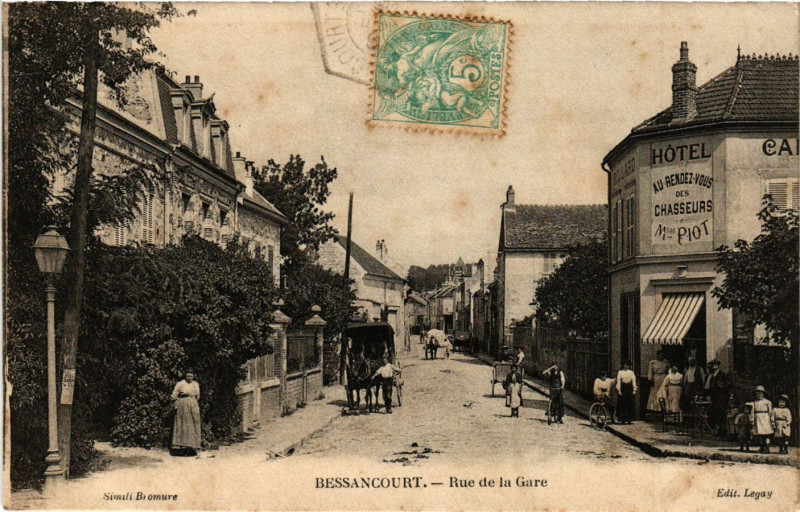 Carte postale ancienne Bessancourt - Rue de la Gare à Bessancourt