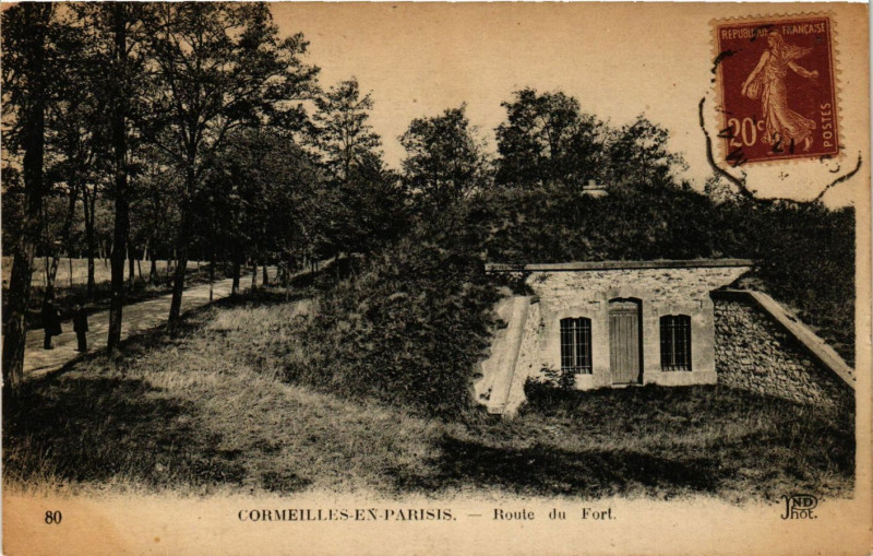 Carte postale ancienne Cormeilles -en-Parisis -Route du Fort à Cormeilles-en-Parisis