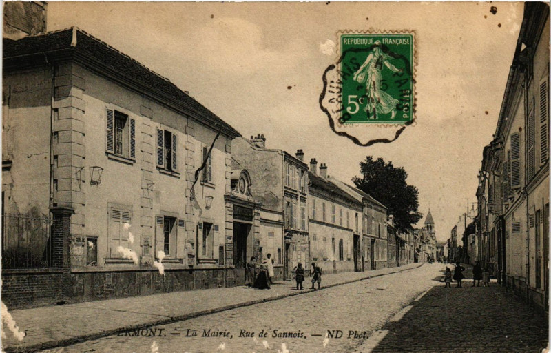 Carte postale ancienne Ermont - La Mairie, Rue de Sannois à Ermont