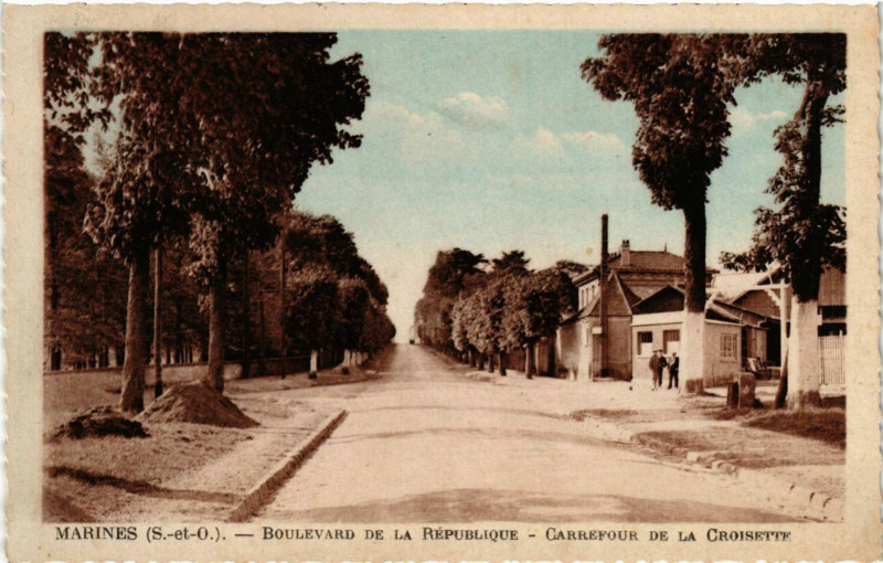 Carte postale ancienne Boulevard de la République - Carrefour de la Croisette à Marines