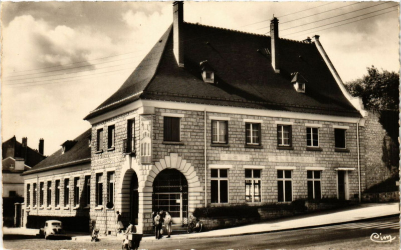 Carte postale ancienne Pontoise (S.-et-O.) -(Route de la Mer) - La Poste à Pontoise