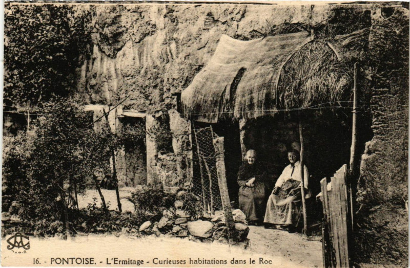 Carte postale ancienne Pontoise - L'Ermitage - Curieuses habitations dans le Roc à Pontoise