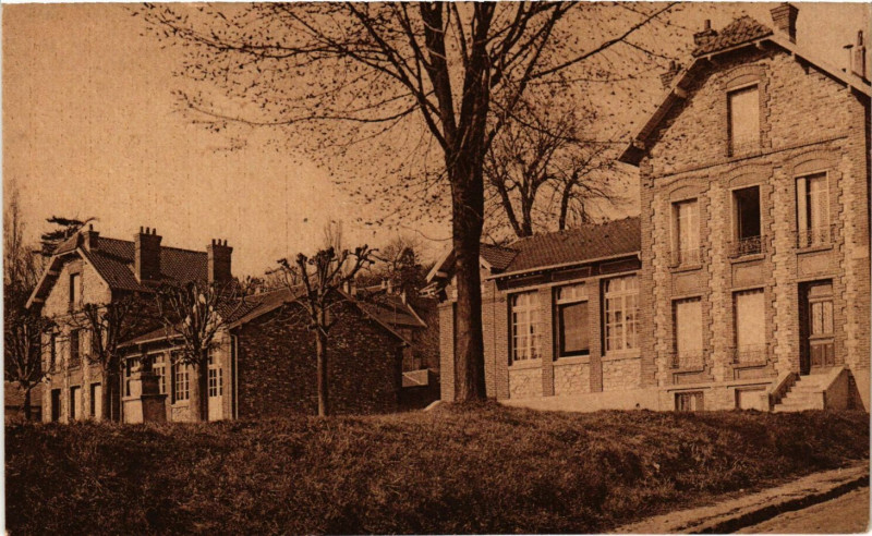Carte postale ancienne Saint-Prix (S.-et-O.) -Ecoles du Bourg à Saint-Prix