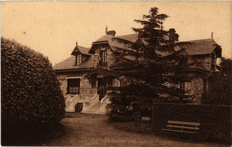 Carte postale ancienne Saint-Prix (S.-et-O.) - Nouvelle Mairie à Saint-Prix