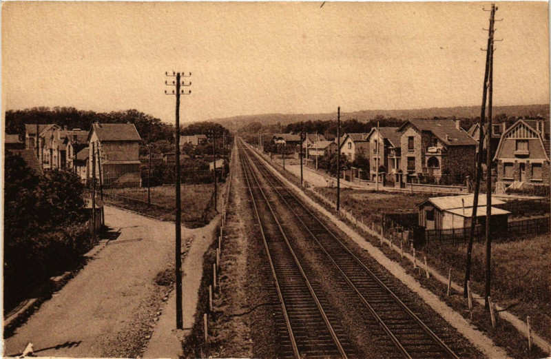Carte postale ancienne Vue prise de la passerelle d'Ermont et Gros Noyer-Saint-Prix (S.-et-O. à Ermont