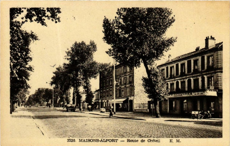 Carte postale ancienne Maisons Alfort Route de Creteil à Créteil